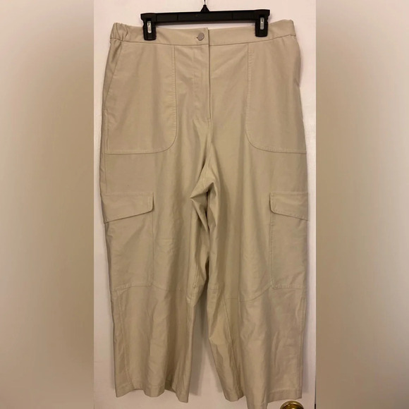 Lululemon Light Utilitech Cargo Pocket High Rise Crop Natural Ivory Size 32 - Picture 4 of 7